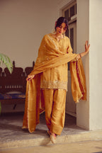 Mahnoor - Gold Beige Kurta Farshi Dupatta Set