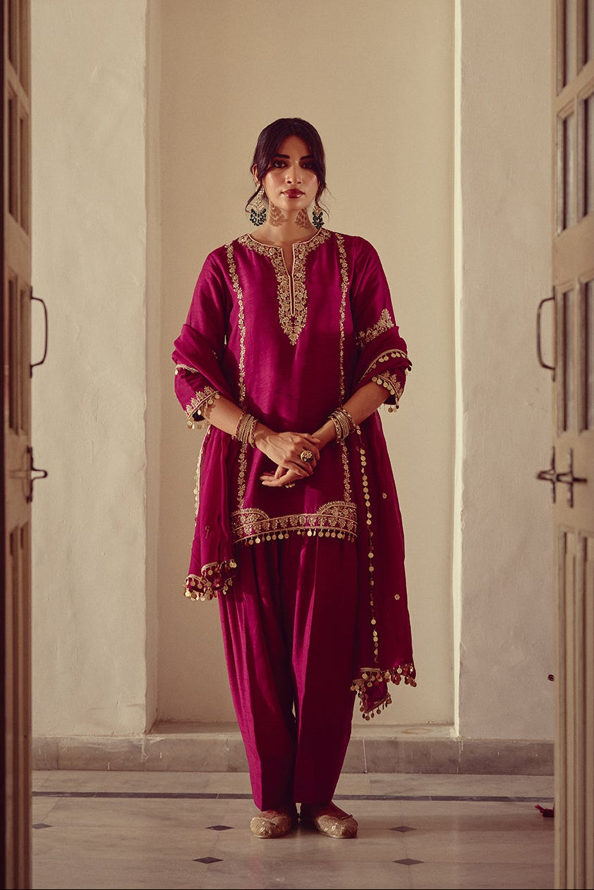 Sajvi - Magenta Kurta Farshi Dupatta Set