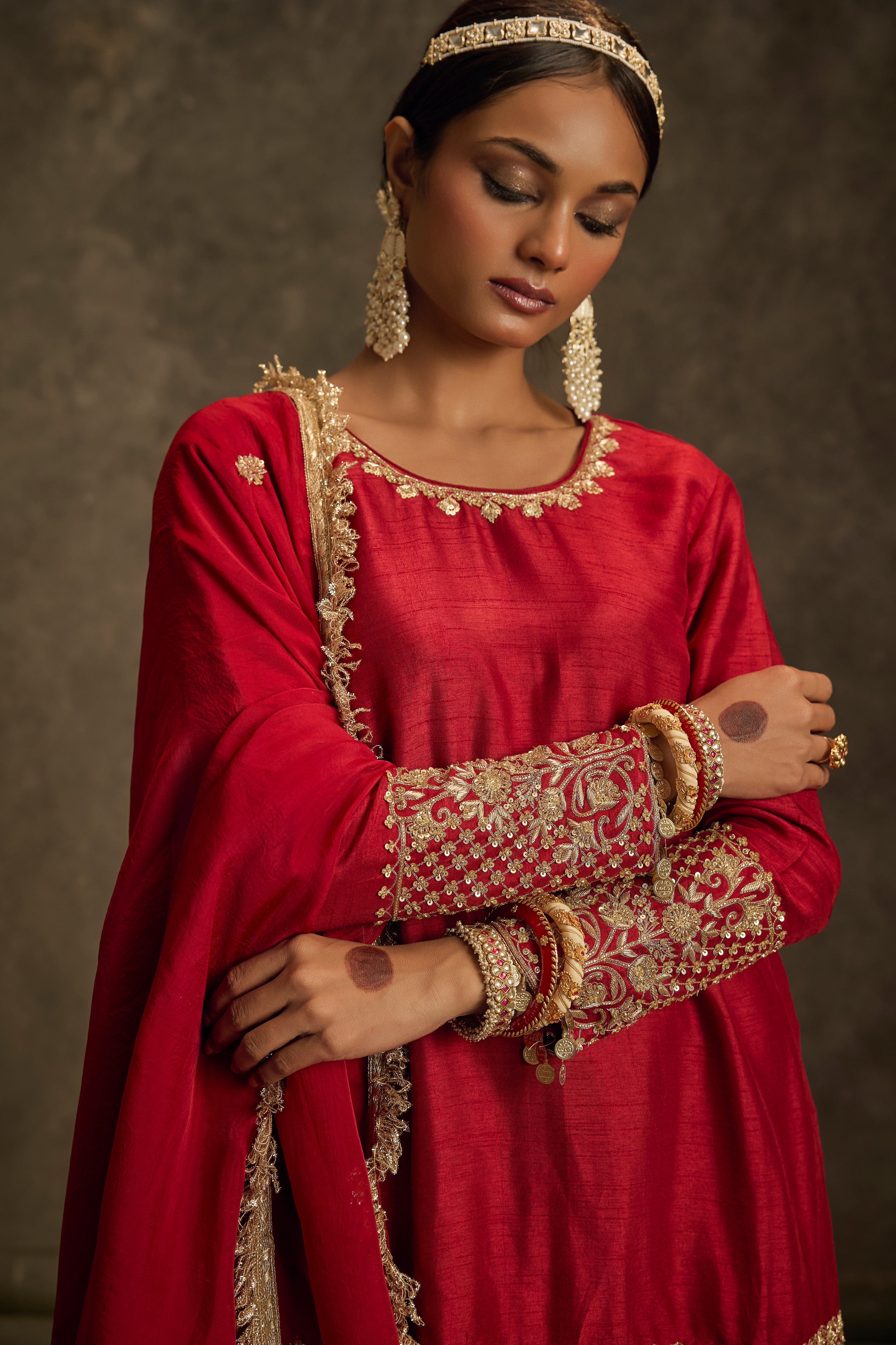 Mehrin - Red Hand Embroidered kurta Set